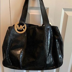 Michael Kors Classic Handbag .
